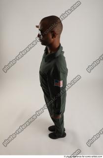 ERIC STANDING POSE SALUT